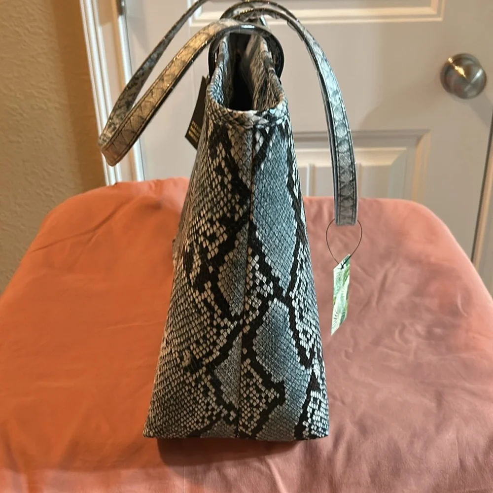 Studio Badgley Mischka, Vegan Leather, Light Blue Snake TOTE. NWT - Picture 4 of 16